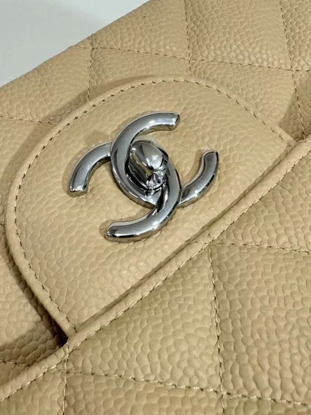 Classic CHANEL Bag: A Stylish and Versatile Choice for Elegance